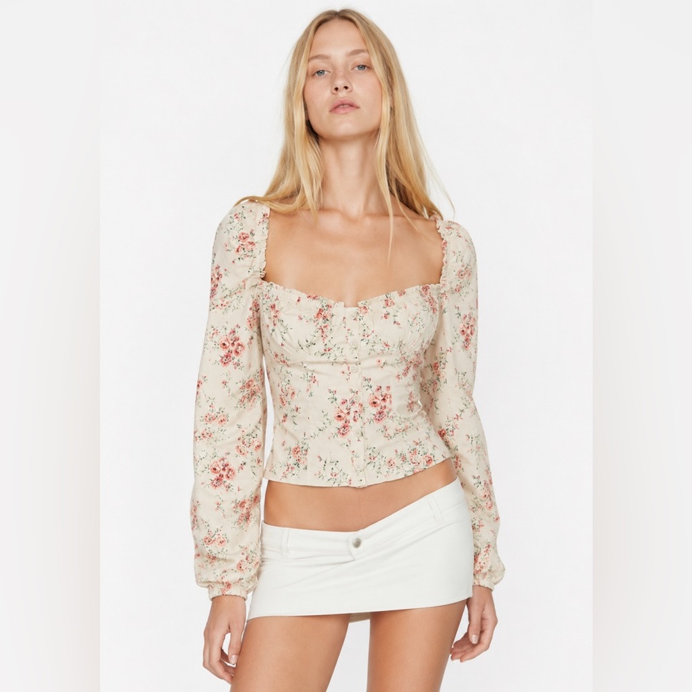 Like New! WeWoreWhat Floral Ruched Cup Milkmaid Top Long Sleeve Medium